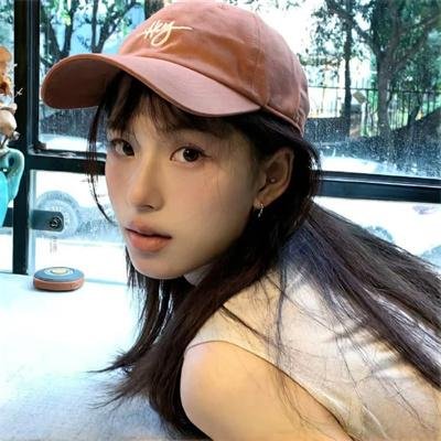 背背篓的网球少年